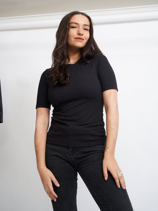 Polera Clásica Negra